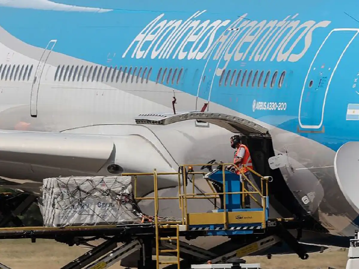El vuelo de Aerolíneas Argentinas que traerá la segunda tanda de vacunas Sputnik V parte hoy a Moscú