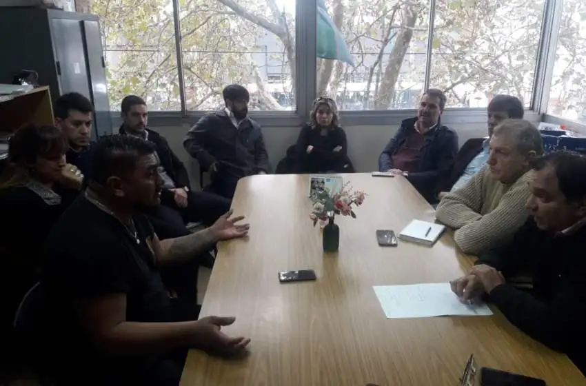 Fracasó la audiencia y continuará el bloqueo en el Puerto