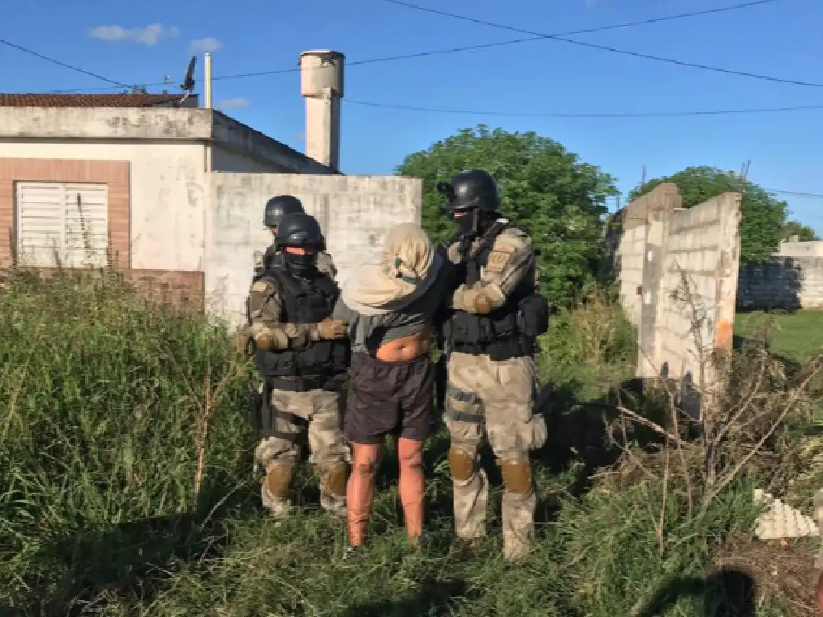 En Pilar, detuvieron a prófugo que desmayó y robó a un policía