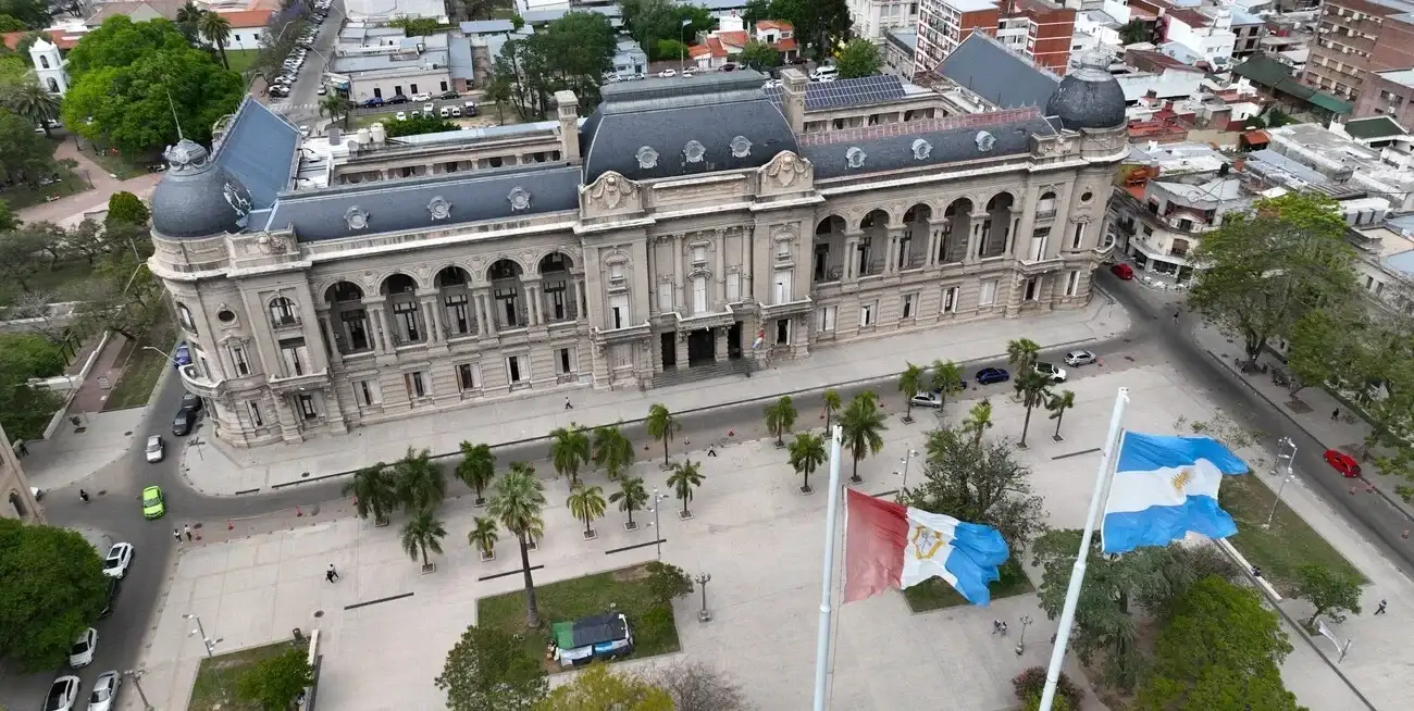 Casa Gris.