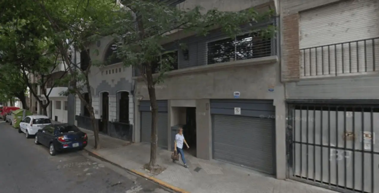 Rosario: un ladrón ingresó a un departamento y amenazó con una tijera a la dueña