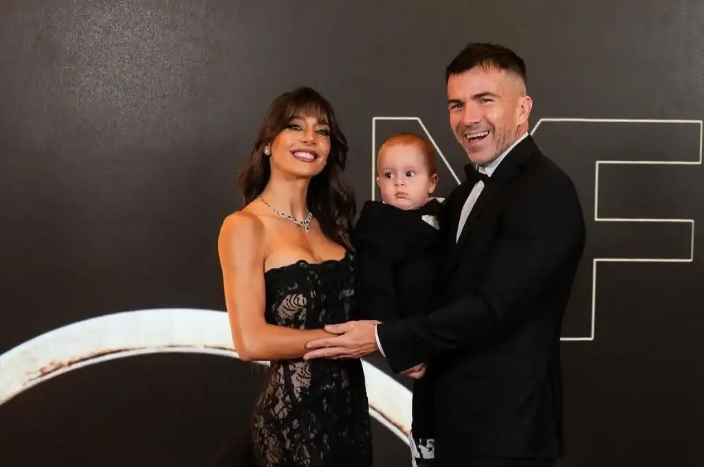 Sol Pérez junto a Guido Mazoni y su hijo