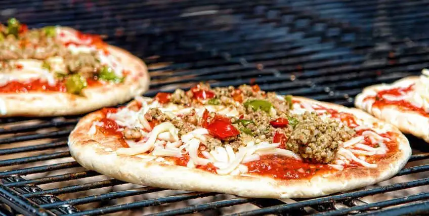 Danilo Ferraz es considerado el inventor de la pizza a la parrilla.