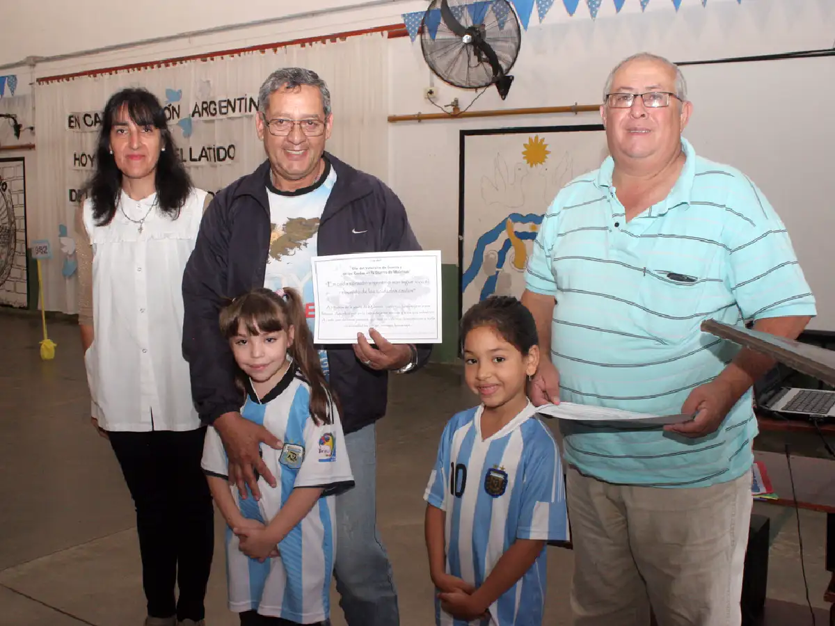 En acto escolar, Arroyito rindió homenaje a héroes de Malvinas    