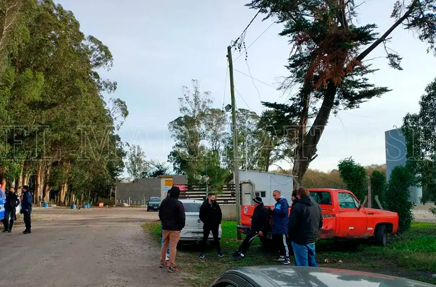 La línea 221 sigue de paro: no cobraron lo adeudado