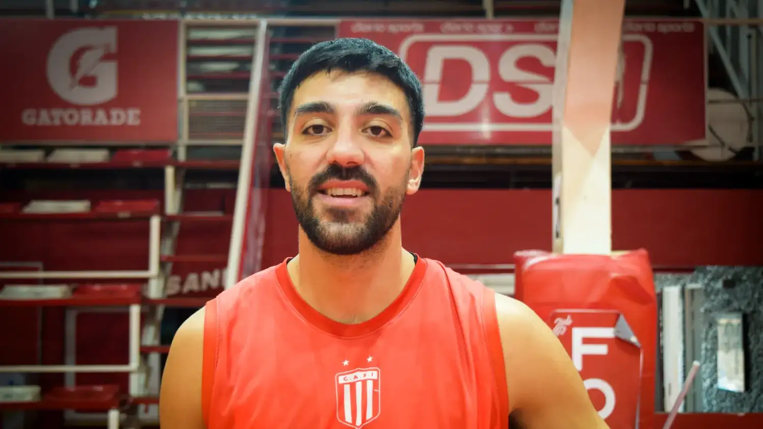 Lambrisca toma el mando