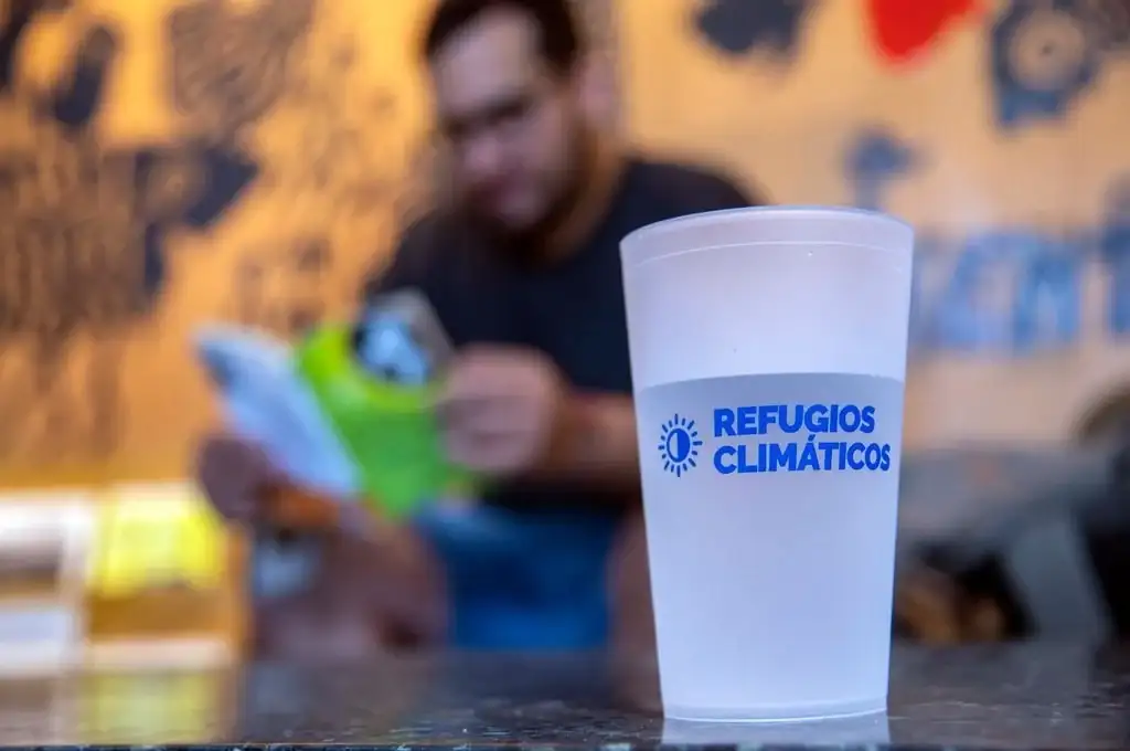 Este programa, de tres años de duración, se enfoca en monitorear el uso y la eficacia de los refugios climáticos, generando información clave para su mejora continua. Foto: Gentileza.