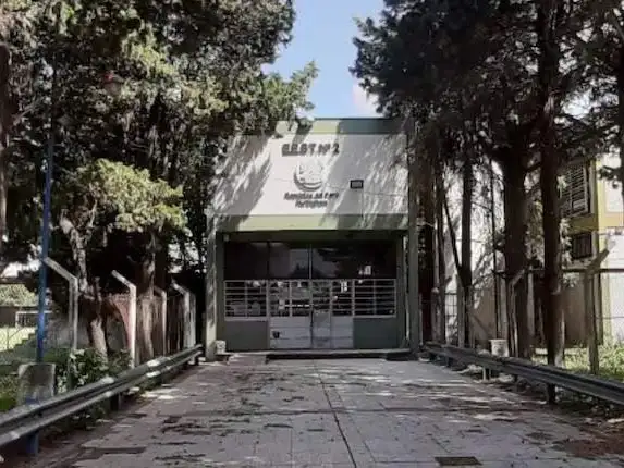 El dramático episodio ocurrió en la Escuela Secundaria N°2 de la localidad bonaerense de Hurlingham.