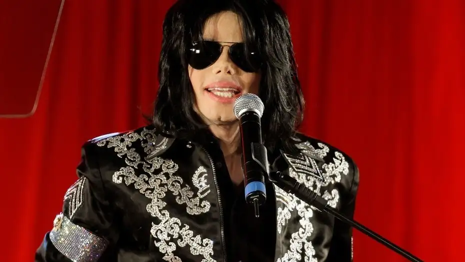 Herederos de Michael Jackson demandan a la cadena ABC y a Disney