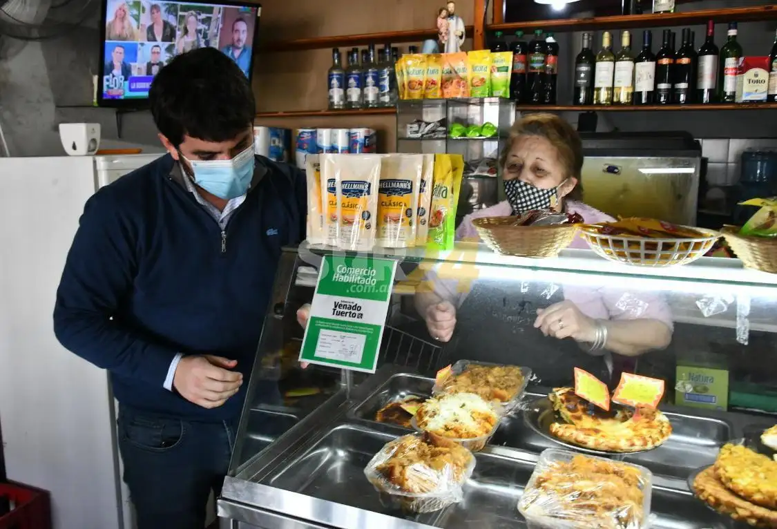 Chiarella y Pellegrini ayudaron con gestiones a más de 130 comerciantes que lograron sus habilitaciones definitivas