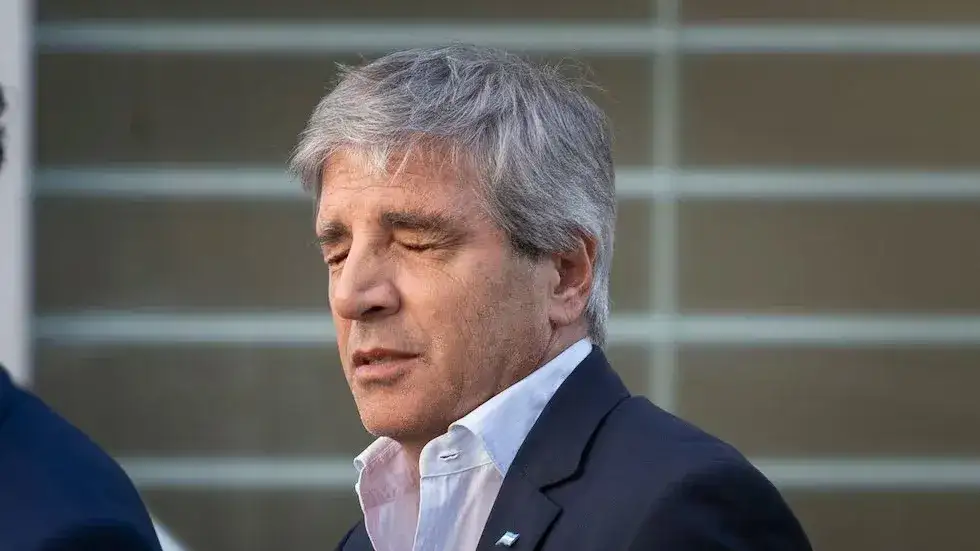 Caputo tuvo un susto en su visita al norte