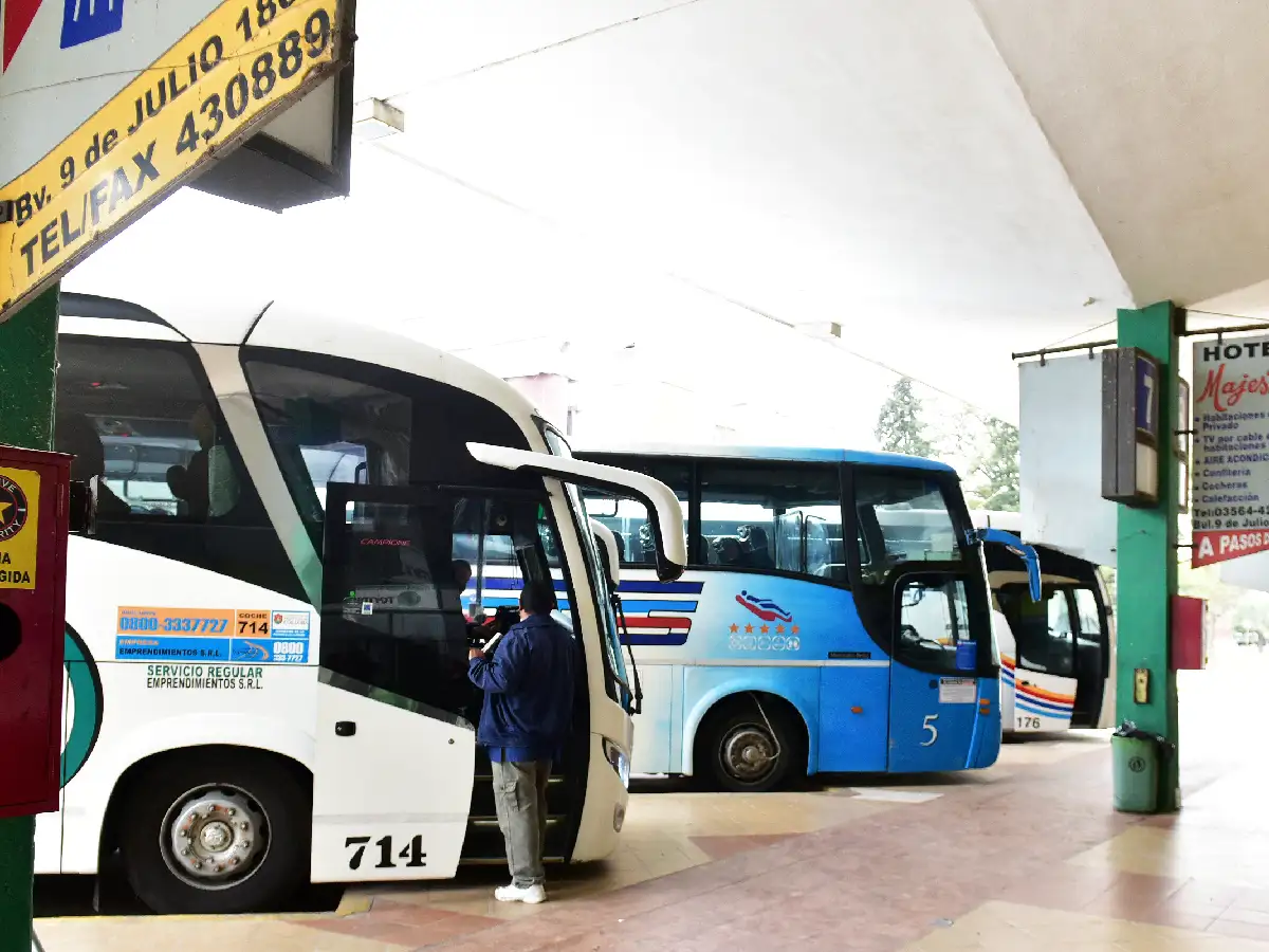 Comenzó el paro de colectivos por 48 horas en el interior del país: reclaman mejoras salariales