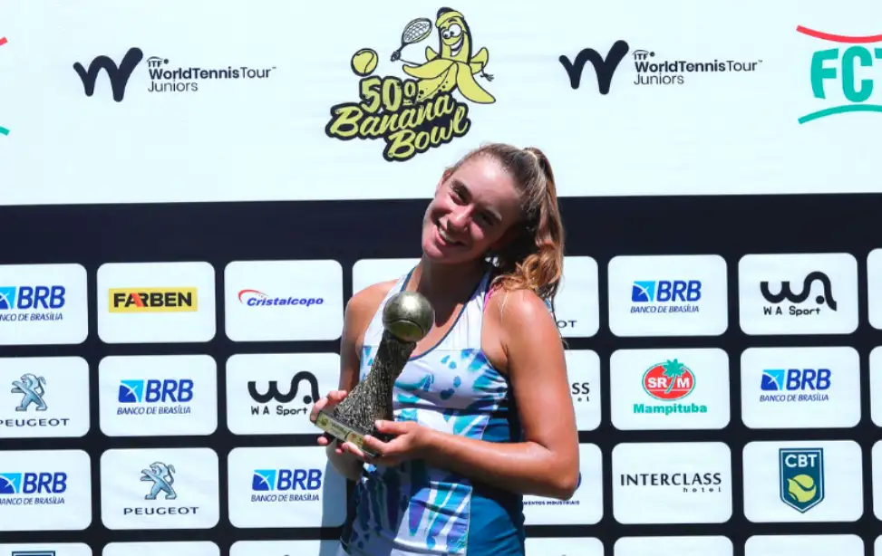 Solana Sierra fue finalista en el 50° Banana Bowl