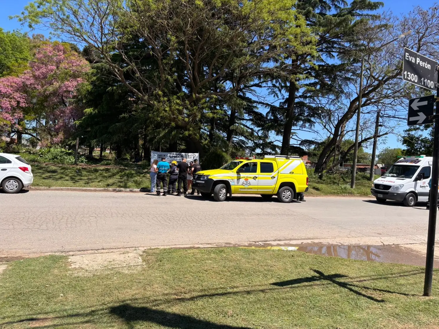 Servicios de emergencia trabajaron en el lugar.