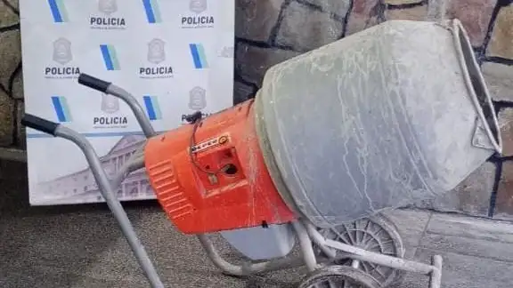 Según informaron fuentes policiales, el episodio se registró alrededor de las 05:00.