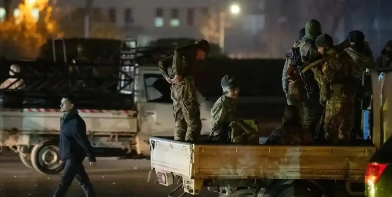 Las fuerzas de seguridad se reagrupan en Damasco. Leo Correa/AP/DW