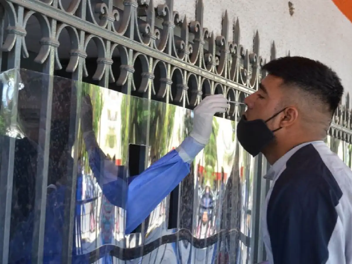 Otras 200 muertes y 7.311 nuevos casos de coronavirus en la Argentina