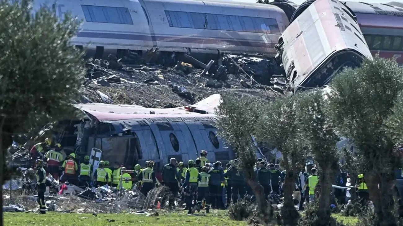 64 personas murieron y más de 80 estaban heridas.