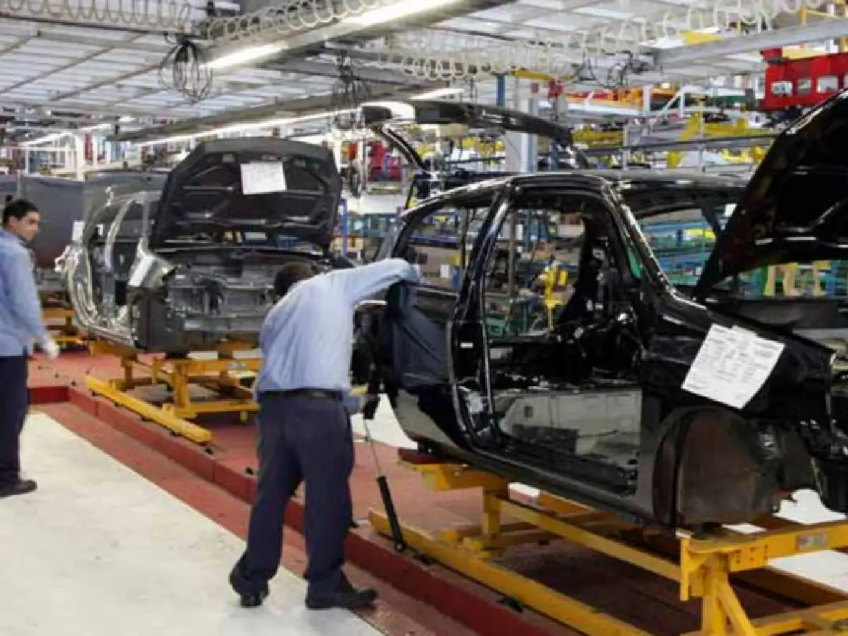 El empleo cayó casi 6% en la industria durante marzo