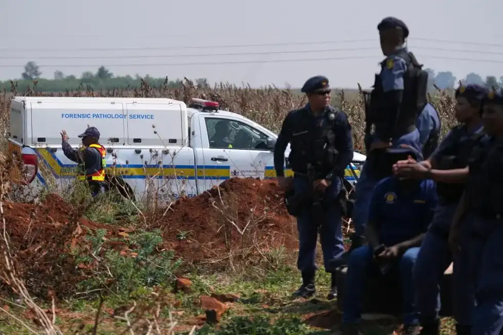 Temor en Sudáfrica: Encuentran el cuerpo de una mujer y sospechan de un asesino en serie