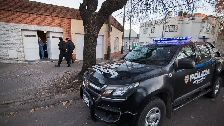Balearon a policías que custodiaban la casa del padre del juez Vienna