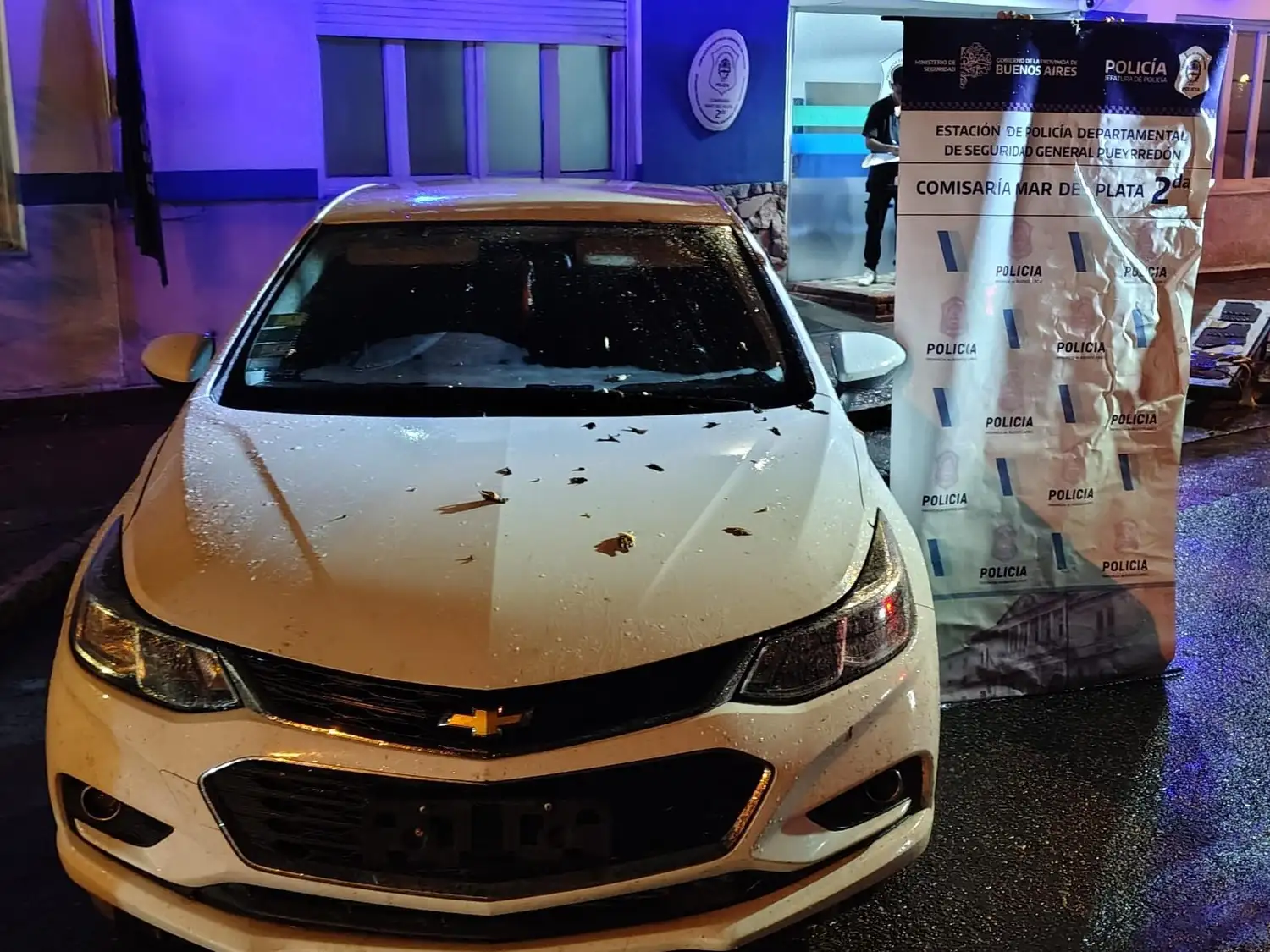El auto fue robado el pasado 3 de marzo a punta de pistola.