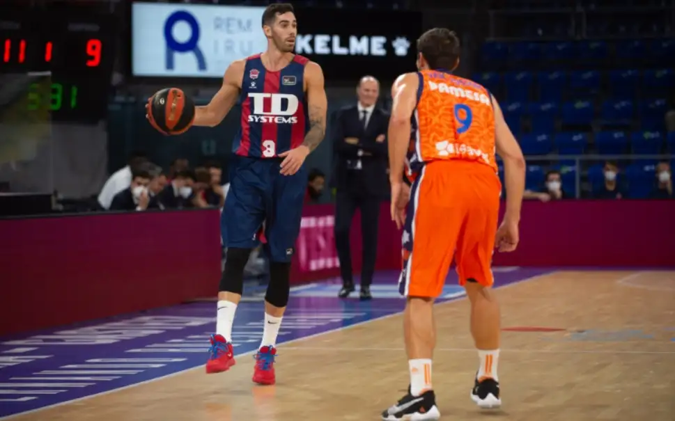 Vildoza le dio el triunfo a Baskonia en el inicio de la ACB