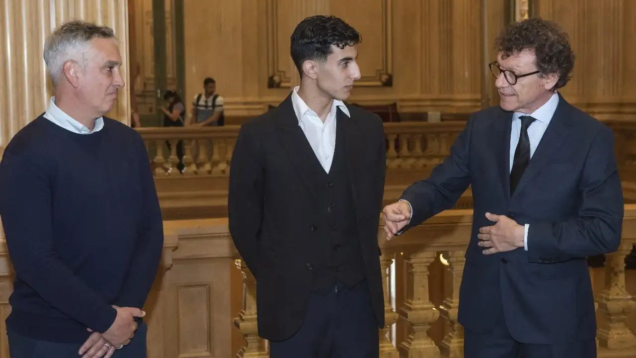 Marcelo González y Gerardo Grieco con Pau Miguez