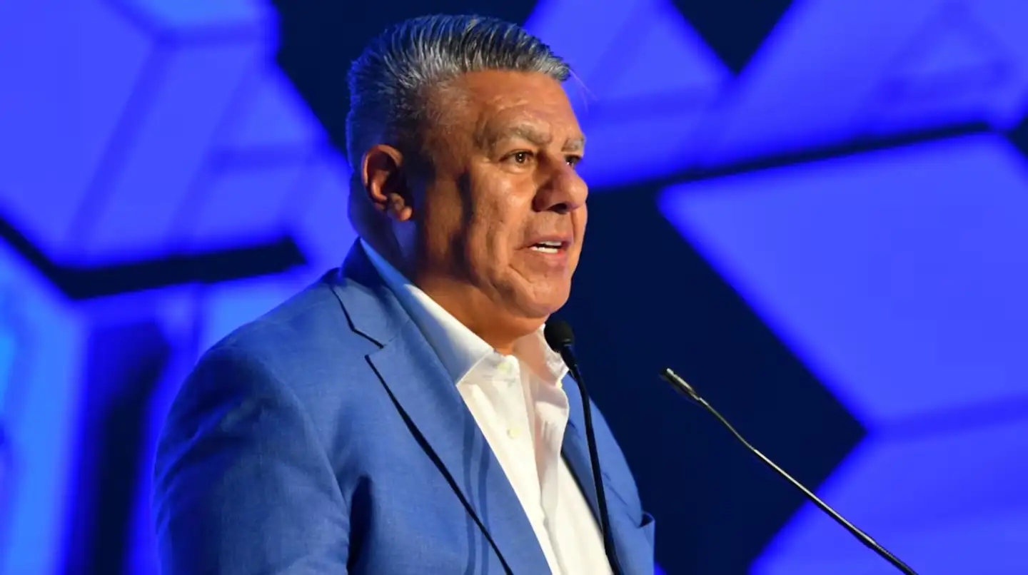 La ausencia del directivo se produjo en el contexto de tratativas entre sus representantes legales y los fiscales federales norteamericanos.
