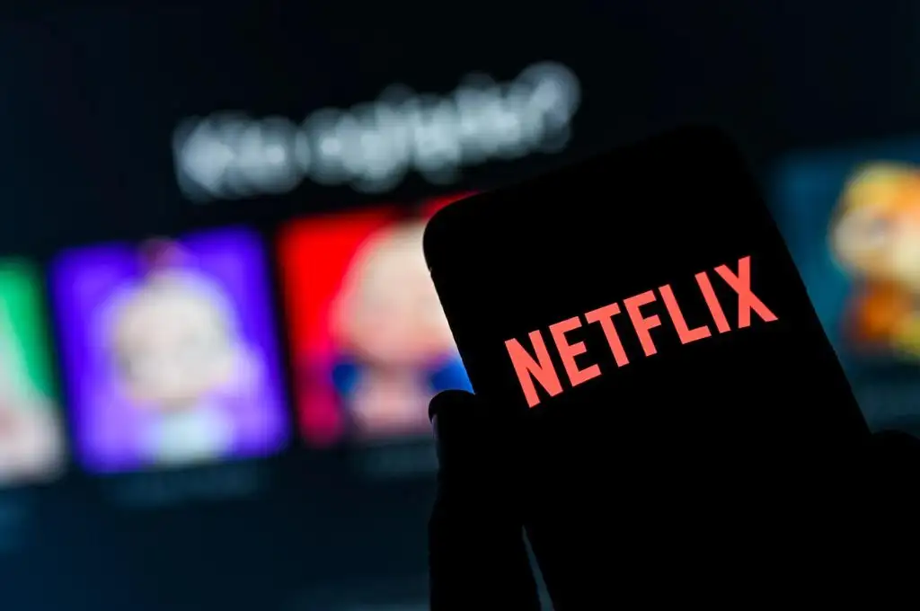 Netflix vuelve a posponer la prohibición de compartir contraseña