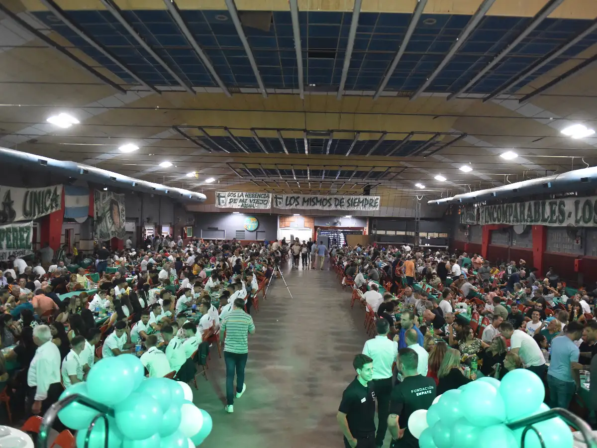 Sportivo presenta la camiseta y el plantel