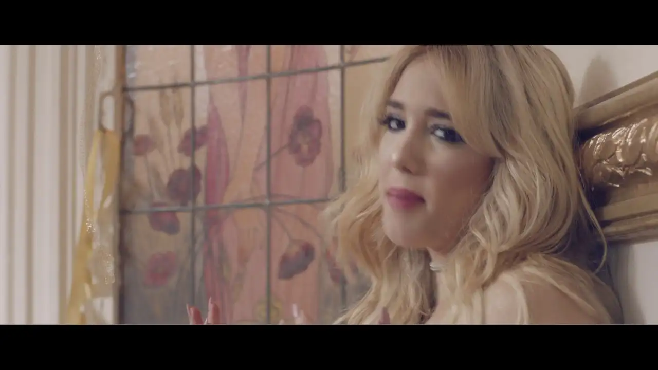 Ángela Torres se lanzó como cantante