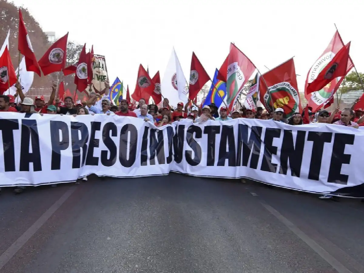 Revelan que el Lava Jato fue direccionado por jueces y fiscales para sacar de carrera a Lula