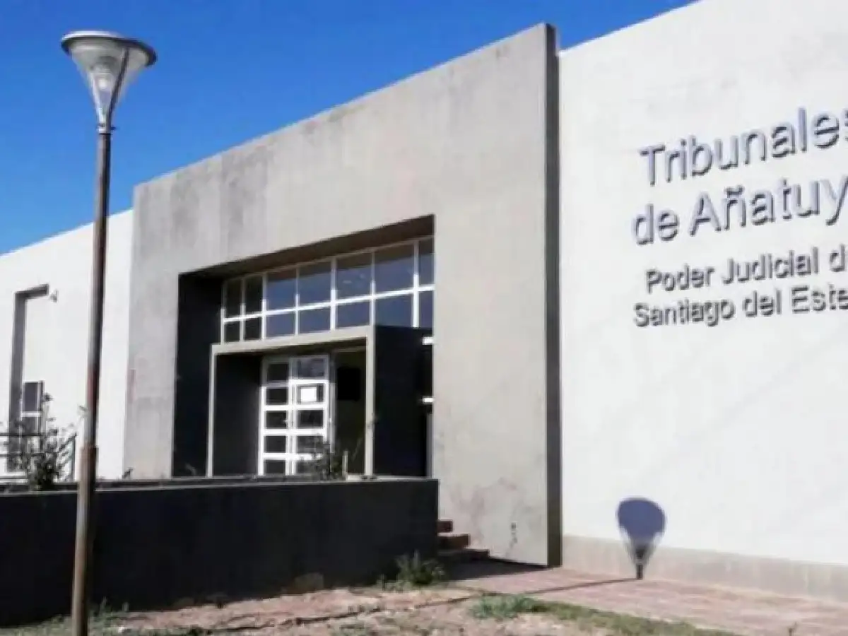 Una mujer emborrachaba a dos hermanos de 13 y 14 años para abusar de ellos