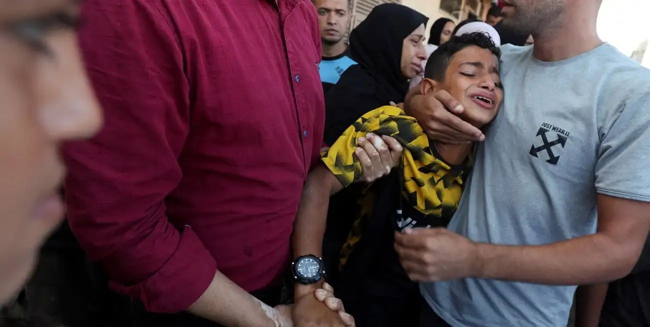 Postales en inmediaciones del hospital Al-Aqsa Martyrs en el centro de Gaza. Crédito: Ramadan Abed/Reuters