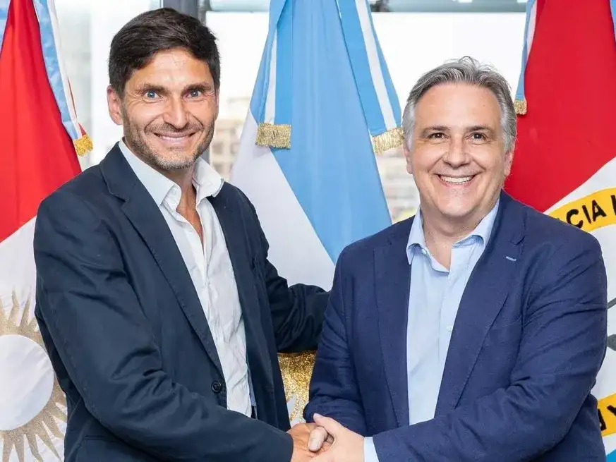 El santafesino Pullaro y el cordobés Llaryora, hombres clave para apalancar una embestida federalista en el siglo XXI.