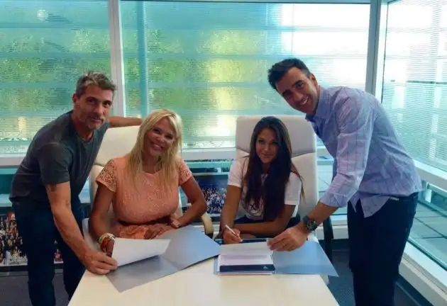 Nazarena y Barbie Vélez firmaron contrato para el “Bailando”