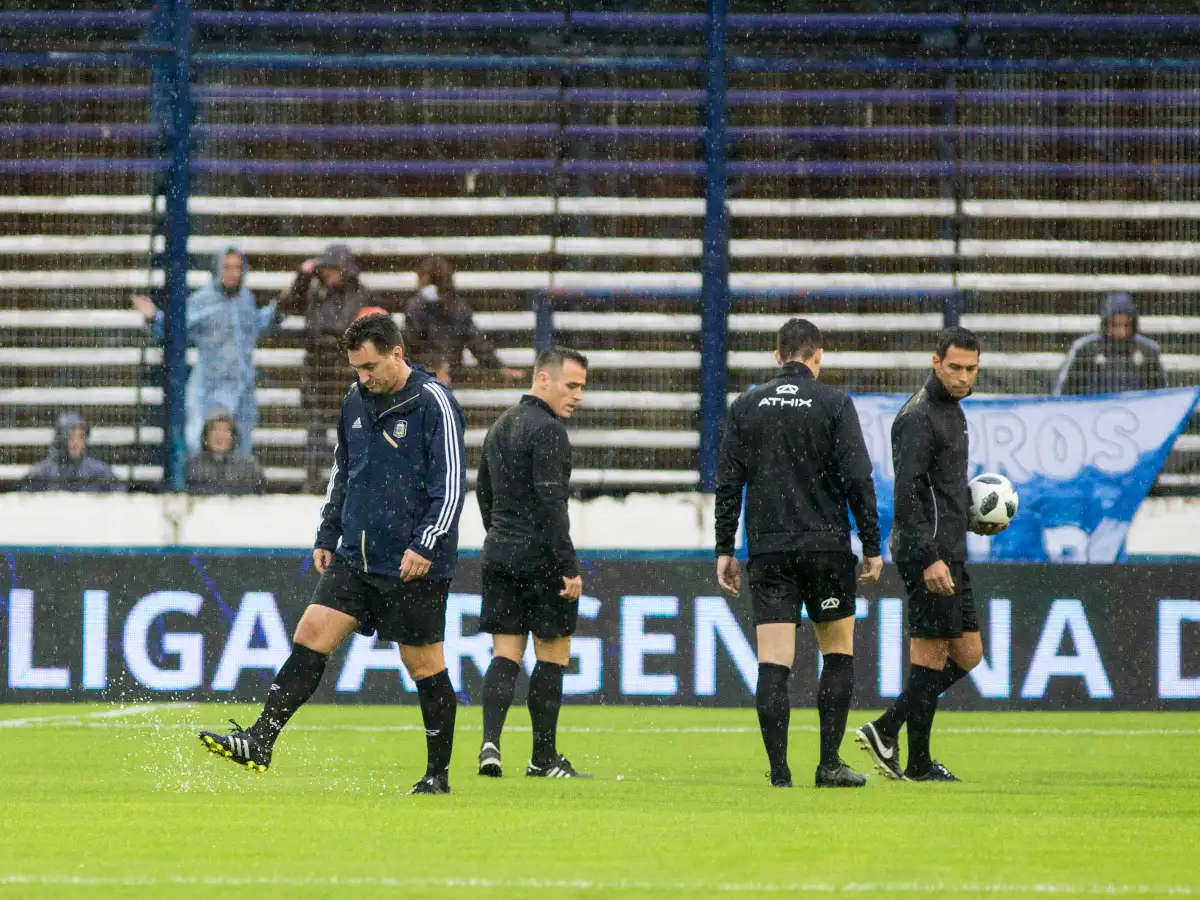 La lluvia impidió que Boca juegue en La Plata