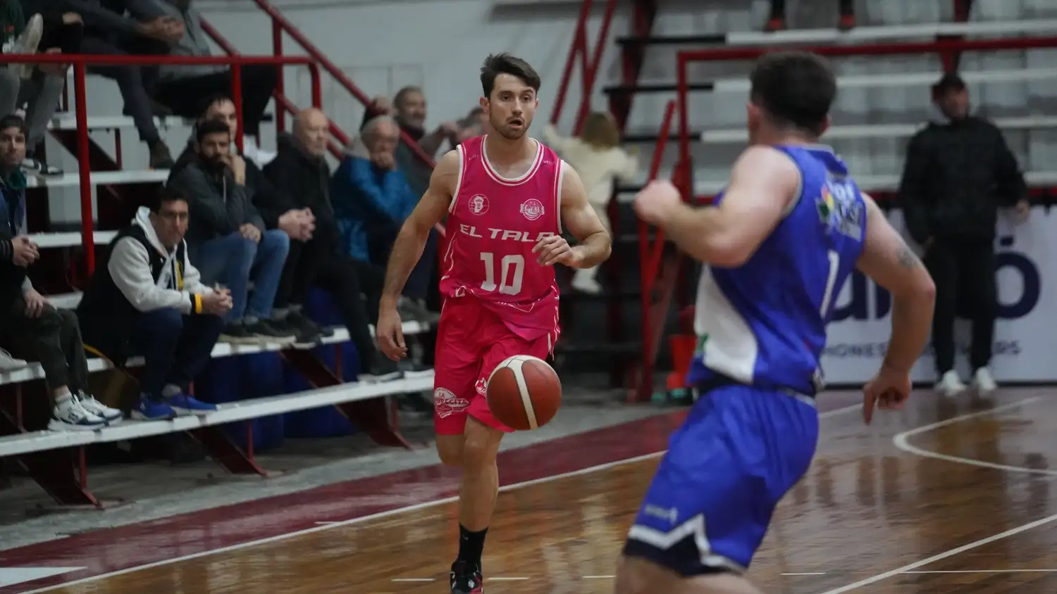 El Tala brilló en casa y alcanzó la cima de la Liga Cordobesa