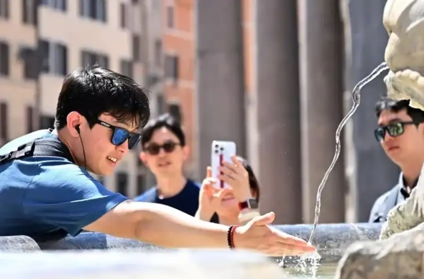 El calor extremo sacude el hemisferio norte, con temperaturas de más de 50 °C