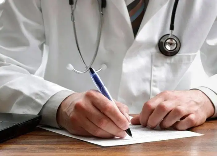 Enrico impulsa proyecto de ley para jerarquizar el rol de directores en los centros de salud