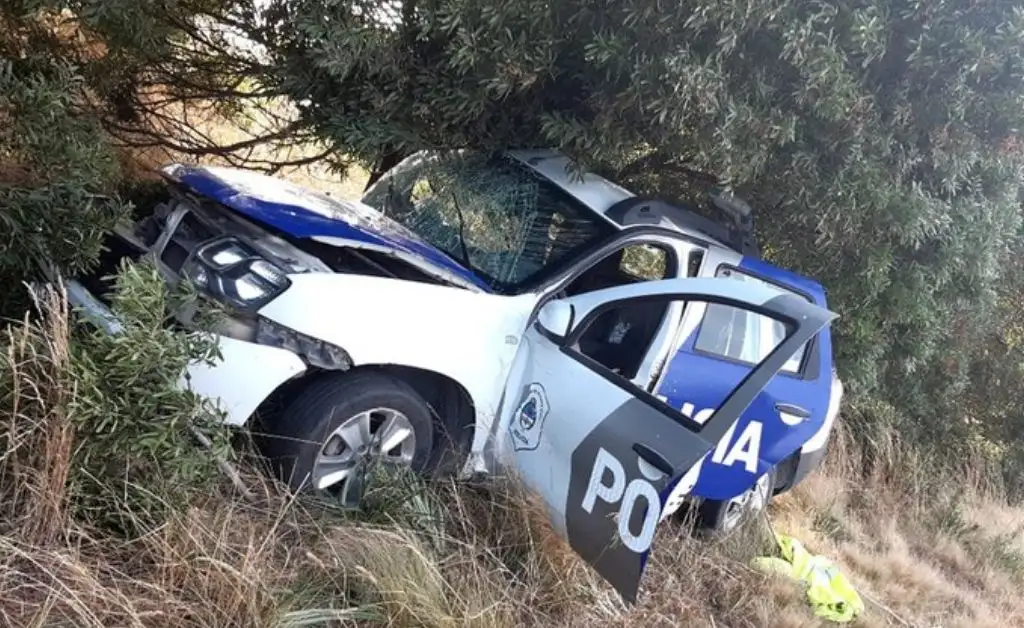 Una policía murió tras chocar en una persecución para rescatar a una mujer