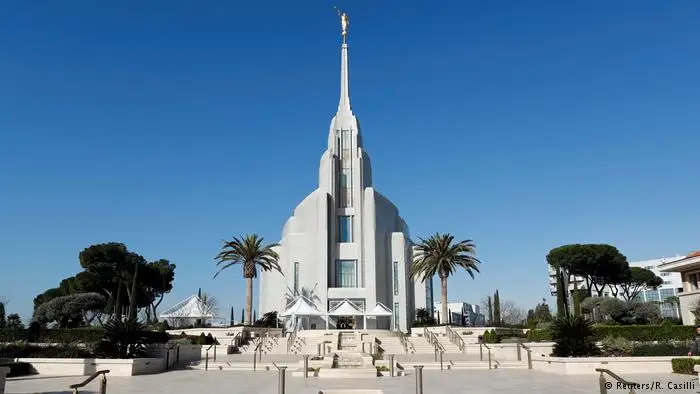 Abre en Roma el mayor complejo religioso mormón de Europa