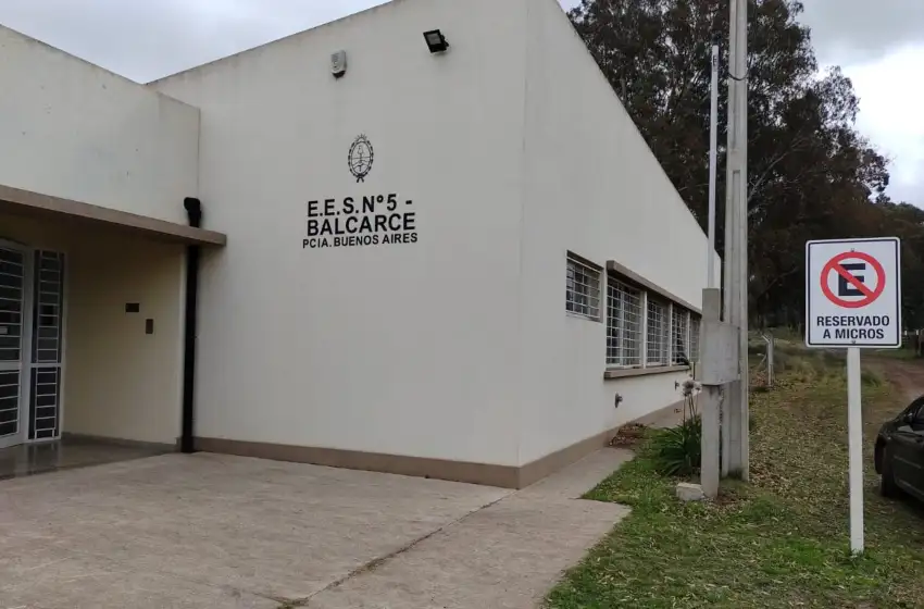 Reclaman transporte escolar para alumnos de la secundaria 5