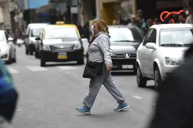 El 50% de los peatones rosarinos no respeta las normas de seguridad vial