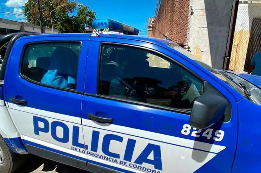 Joven con coronavirus le tosió a policías en la cara