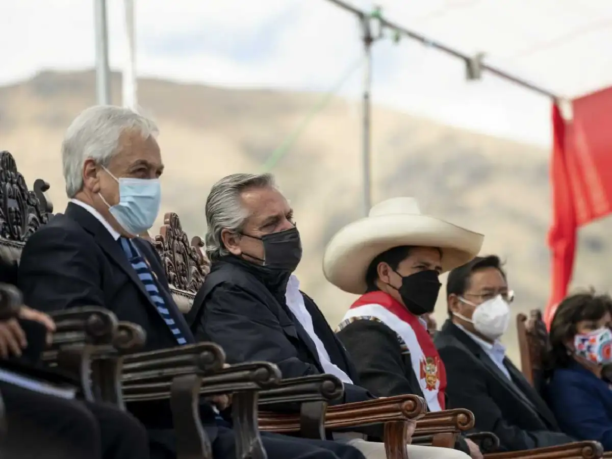 Tras el regreso de Perú, Alberto Fernández y su comitiva se mantendrán aislados