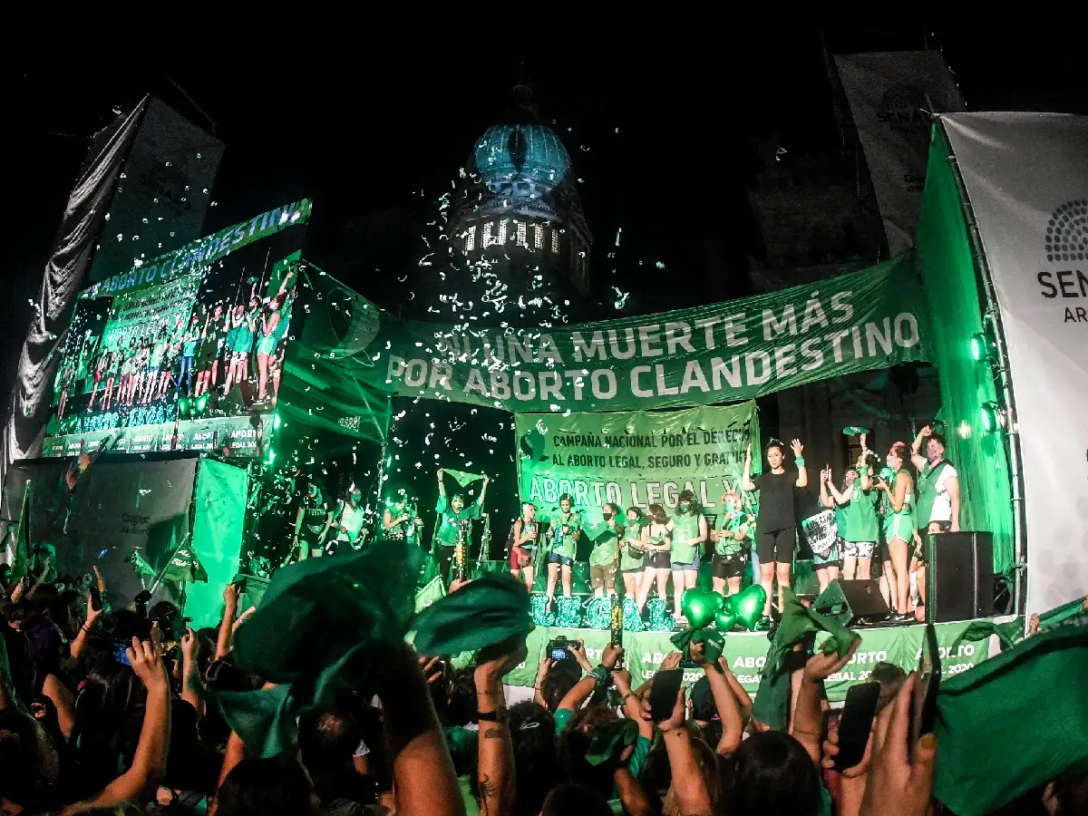Mujeres criminalizadas por abortos dentro de las 14 semanas deberán ser sobreseídas