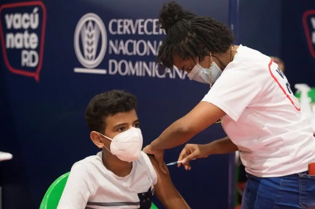 Dos dosis de Pfizer o AstraZeneca protegen contra la variante Delta