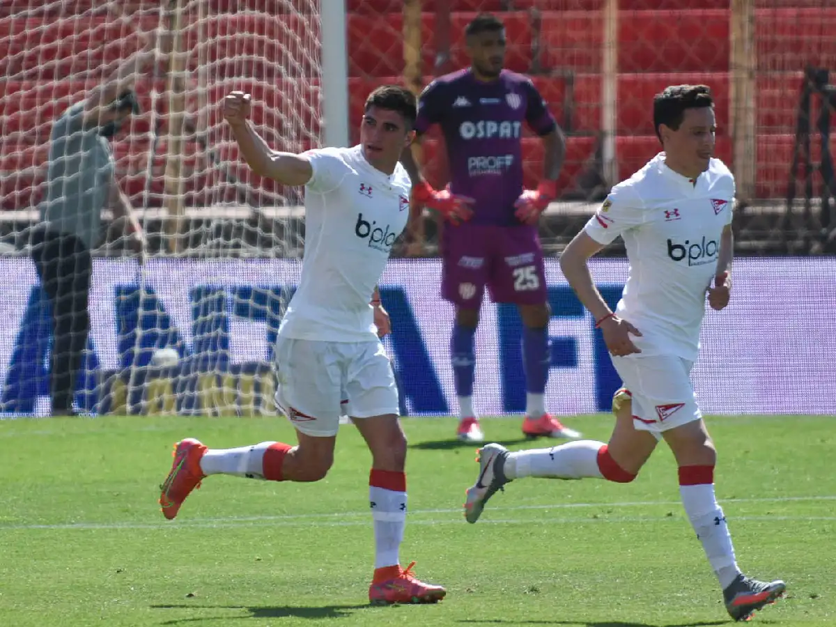 Estudiantes usó mejor la cabeza y superó a Unión